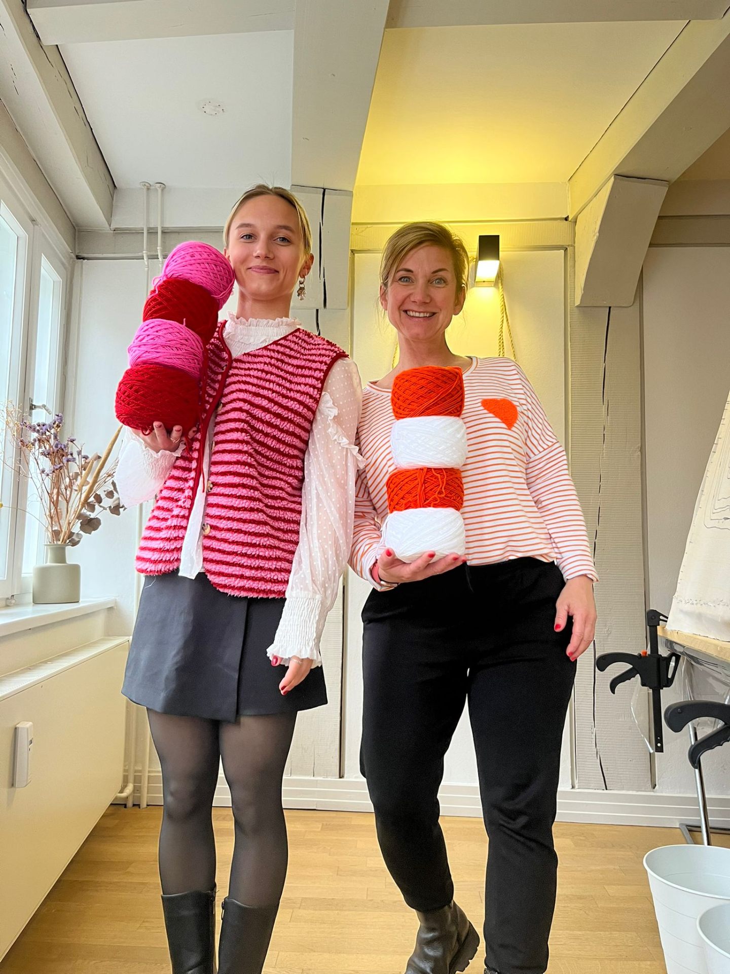 Mellie und Zoe im Tufting-Atelier Hamburg